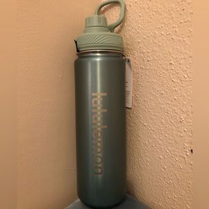 24oz water bottle Lululemon